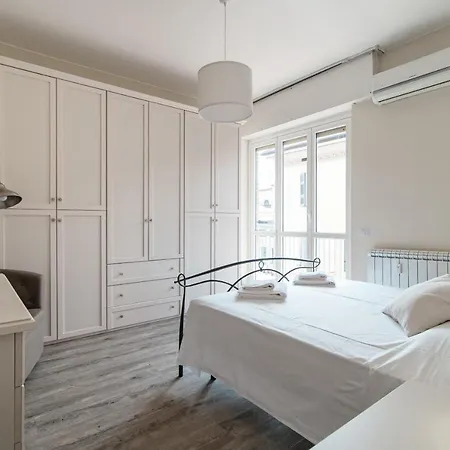 Lovely Suite With Private Parking In Como Exterior foto