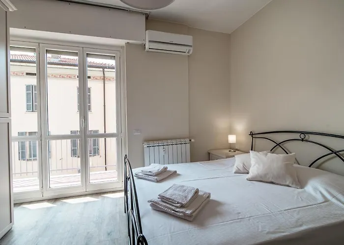 Lovely Suite With Private Parking In Como