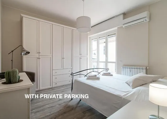 Lovely Suite With Private Parking In Como