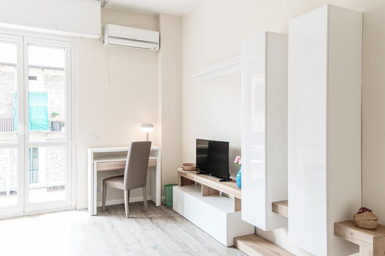Apartment Lovely With Private Parking In *